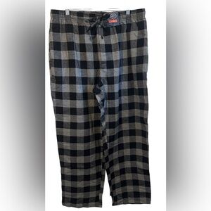 St, John’s Bay Buffalo Plaid Men's Pants - Black and Gray